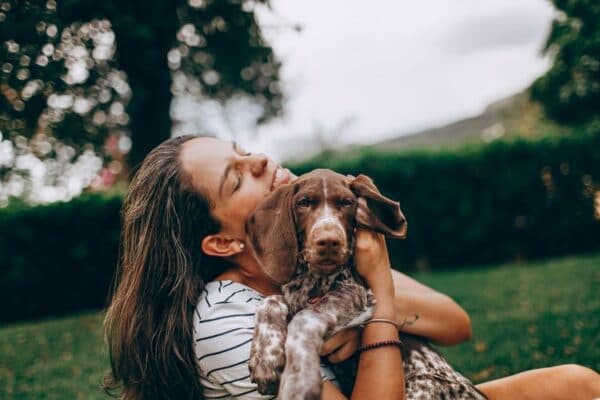 Comment savoir si un chien nous aime